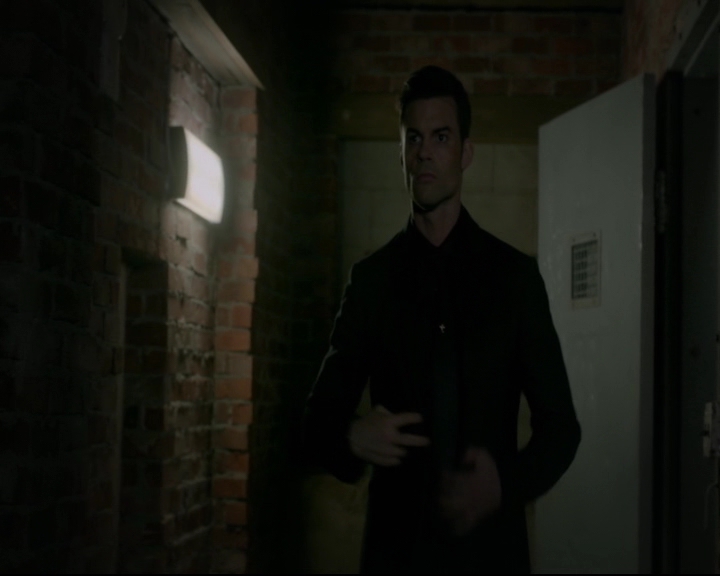 vampirediariesworld-dot-nl_TheOriginals5x12TheTaleOfTwoWolves02286.jpg