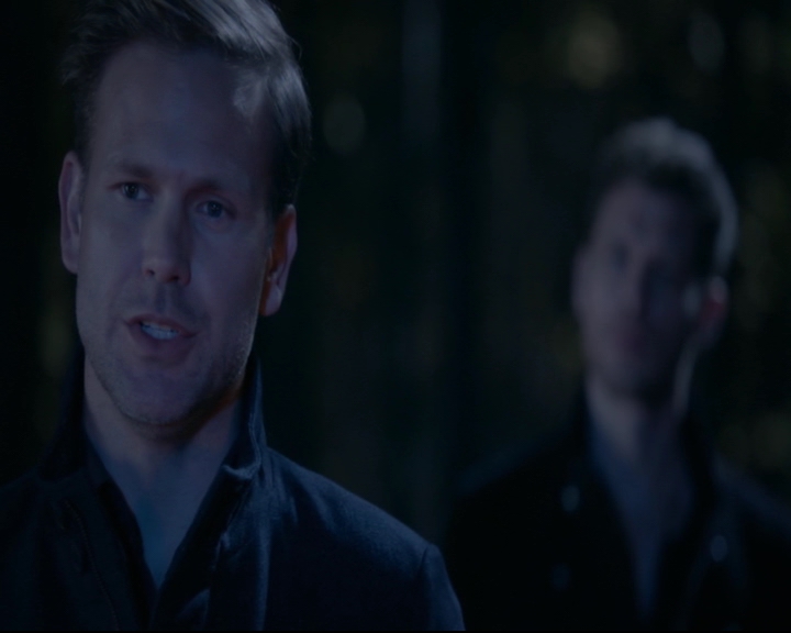 vampirediariesworld-dot-nl_TheOriginals5x12TheTaleOfTwoWolves02303.jpg