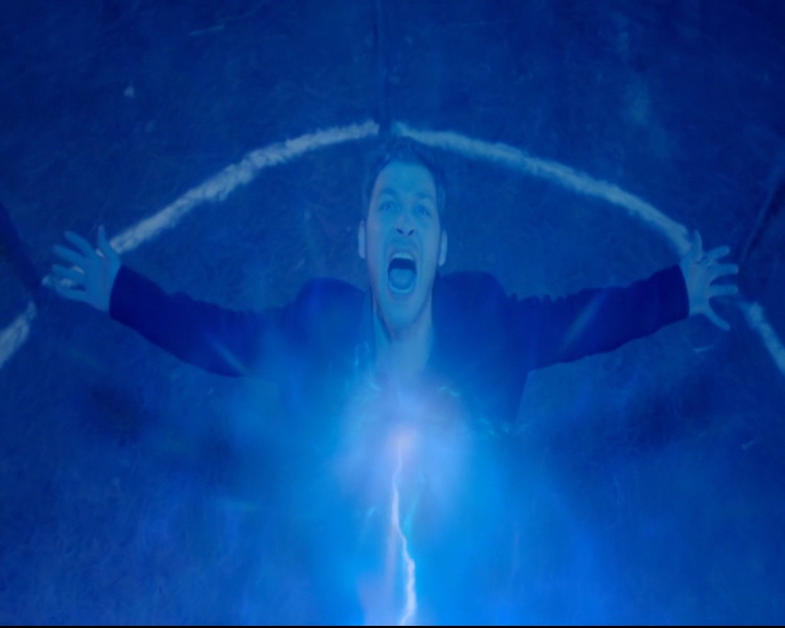 vampirediariesworld-dot-nl_TheOriginals5x12TheTaleOfTwoWolves02330.jpg