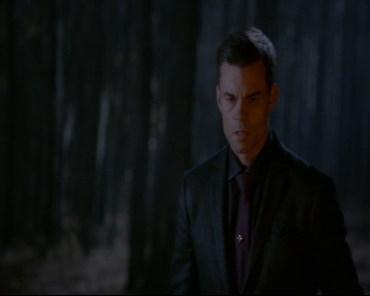 vampirediariesworld-dot-nl_TheOriginals5x12TheTaleOfTwoWolves02337.jpg