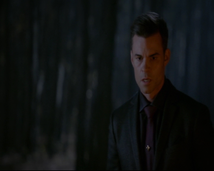 vampirediariesworld-dot-nl_TheOriginals5x12TheTaleOfTwoWolves02338.jpg