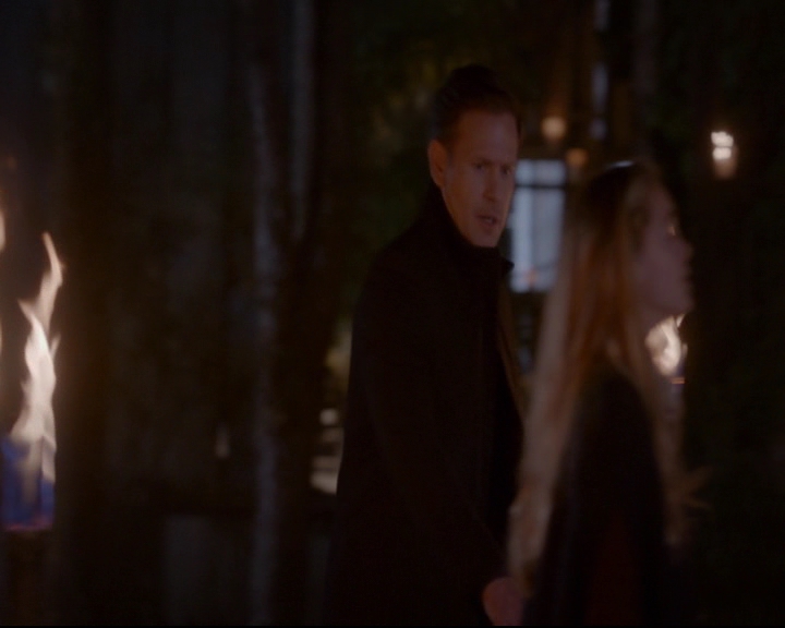 vampirediariesworld-dot-nl_TheOriginals5x12TheTaleOfTwoWolves02340.jpg