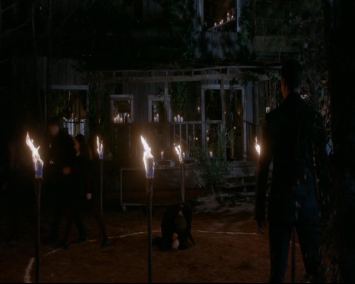 vampirediariesworld-dot-nl_TheOriginals5x12TheTaleOfTwoWolves02343.jpg