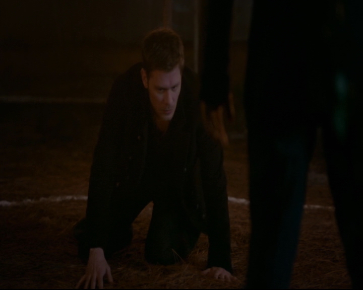 vampirediariesworld-dot-nl_TheOriginals5x12TheTaleOfTwoWolves02346.jpg