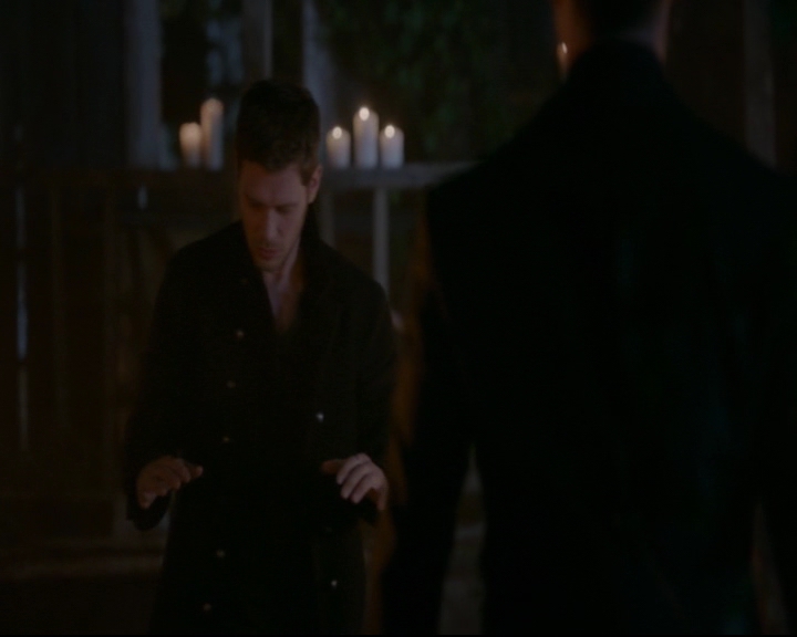 vampirediariesworld-dot-nl_TheOriginals5x12TheTaleOfTwoWolves02350.jpg