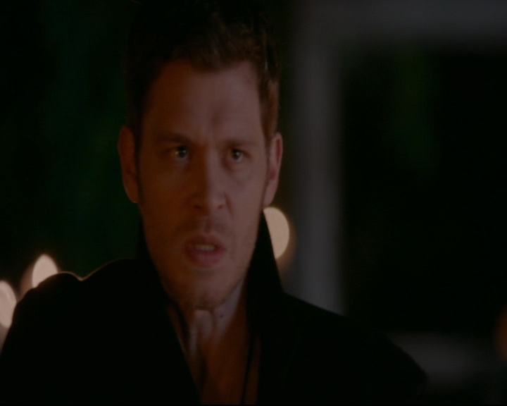 vampirediariesworld-dot-nl_TheOriginals5x12TheTaleOfTwoWolves02364.jpg