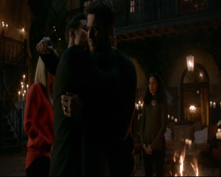 vampirediariesworld-dot-nl_TheOriginals5x13WhenTheSaintsGoMarchingIn02001.jpg
