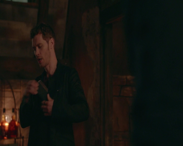 vampirediariesworld-dot-nl_TheOriginals5x01WhereYouLeftYourHeart-deletedscene00014.jpg