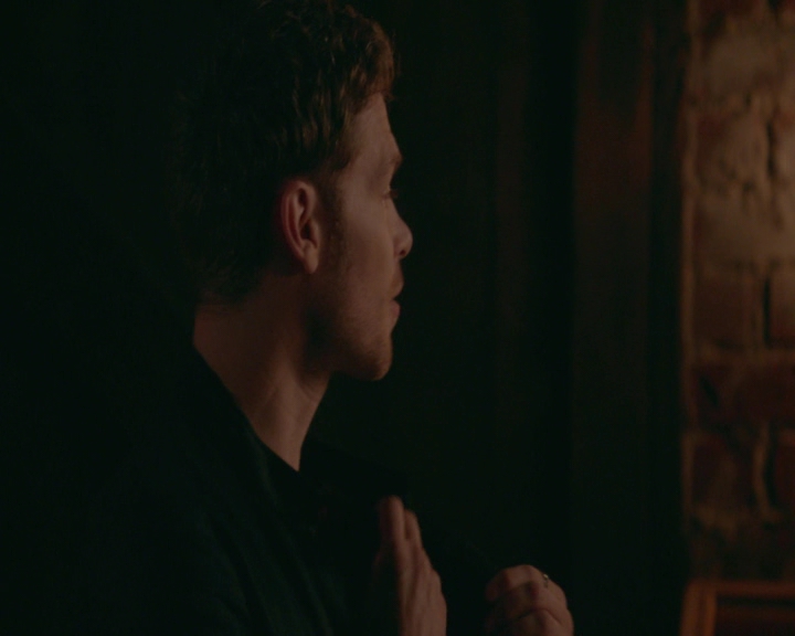vampirediariesworld-dot-nl_TheOriginals5x01WhereYouLeftYourHeart-deletedscene00019.jpg