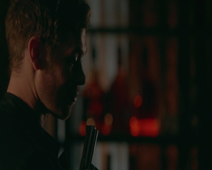 vampirediariesworld-dot-nl_TheOriginals5x01WhereYouLeftYourHeart-deletedscene00029.jpg