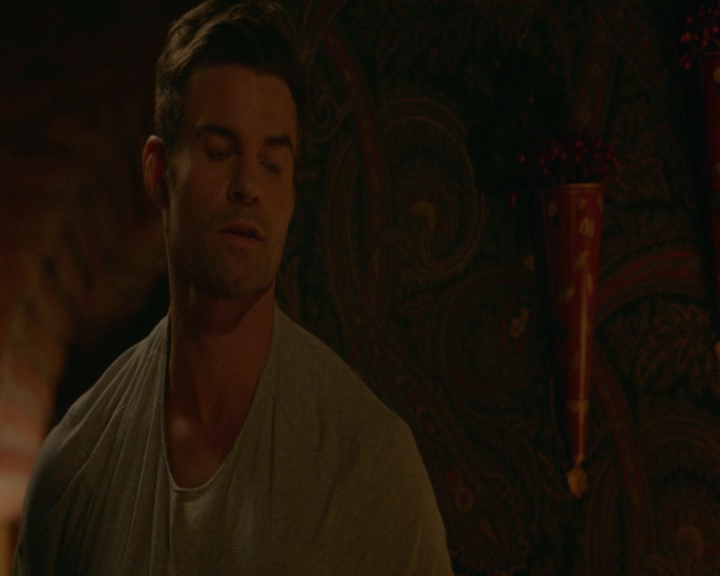 vampirediariesworld-dot-nl_TheOriginals5x03NeMeQuittePas-deletedscene00055.jpg