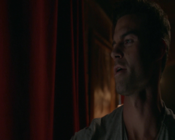 vampirediariesworld-dot-nl_TheOriginals5x03NeMeQuittePas-deletedscene00061.jpg