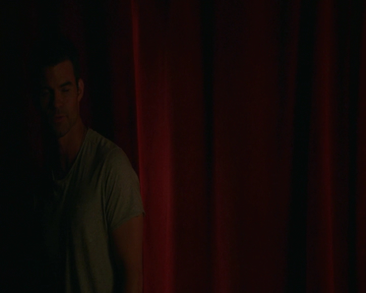 vampirediariesworld-dot-nl_TheOriginals5x03NeMeQuittePas-deletedscene00069.jpg
