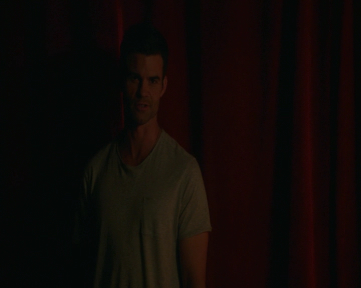 vampirediariesworld-dot-nl_TheOriginals5x03NeMeQuittePas-deletedscene00074.jpg