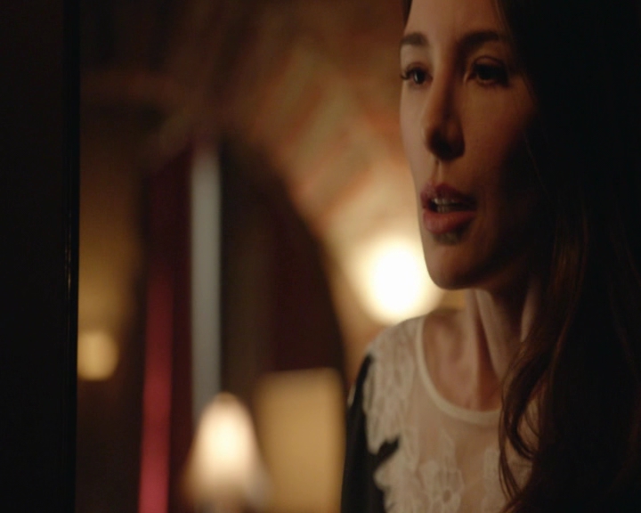 vampirediariesworld-dot-nl_TheOriginals5x05DontItJustBreakYourHeart-deletedscenes00002.jpg