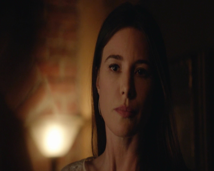 vampirediariesworld-dot-nl_TheOriginals5x05DontItJustBreakYourHeart-deletedscenes00009.jpg