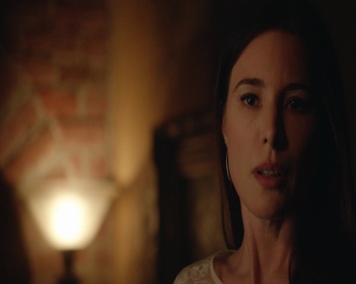 vampirediariesworld-dot-nl_TheOriginals5x05DontItJustBreakYourHeart-deletedscenes00011.jpg