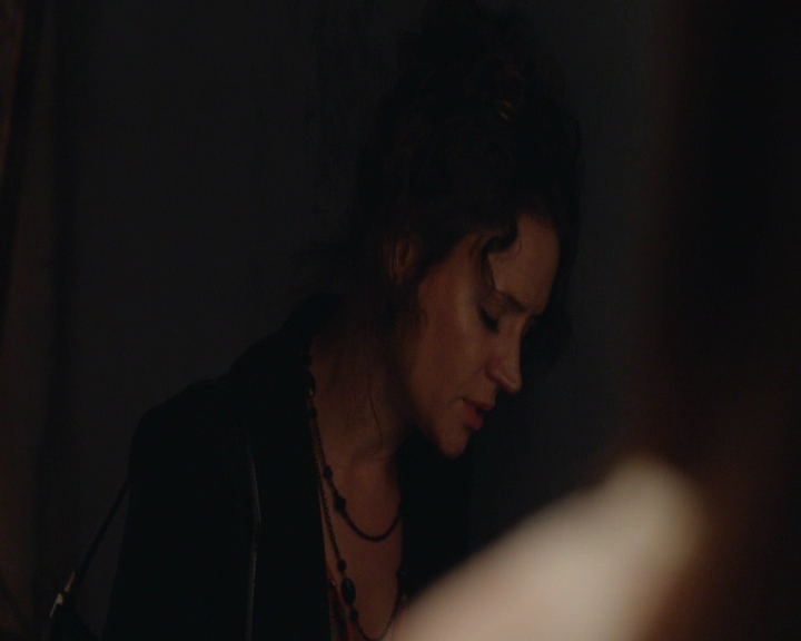 vampirediariesworld-dot-nl_TheOriginals5x05DontItJustBreakYourHeart-deletedscenes00012.jpg