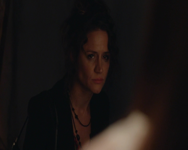 vampirediariesworld-dot-nl_TheOriginals5x05DontItJustBreakYourHeart-deletedscenes00015.jpg