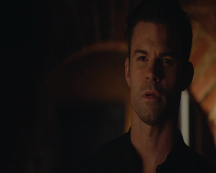 vampirediariesworld-dot-nl_TheOriginals5x05DontItJustBreakYourHeart-deletedscenes00023.jpg