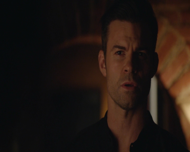vampirediariesworld-dot-nl_TheOriginals5x05DontItJustBreakYourHeart-deletedscenes00038.jpg