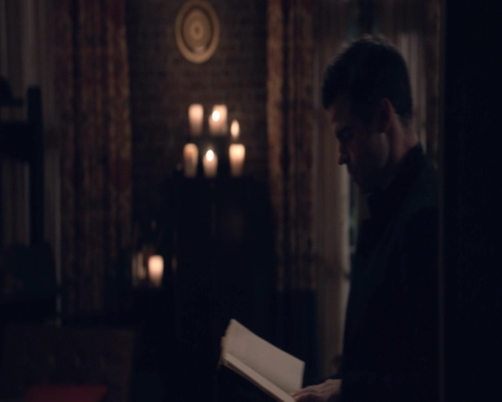 vampirediariesworld-dot-nl_TheOriginals5x08TheKindnessOfStrangers-deletedscene00003.jpg