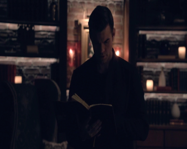 vampirediariesworld-dot-nl_TheOriginals5x08TheKindnessOfStrangers-deletedscene00012.jpg