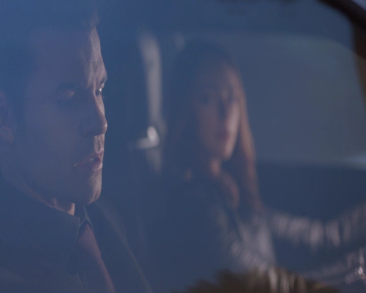 vampirediariesworld-dot-nl_TheOriginals5x12TheTaleOfTwoWolves-deletedscene00071.jpg