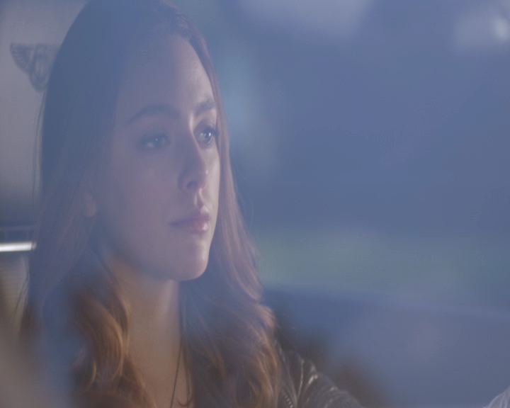 vampirediariesworld-dot-nl_TheOriginals5x12TheTaleOfTwoWolves-deletedscene00082.jpg