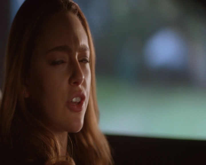 vampirediariesworld-dot-nl_TheOriginals5x12TheTaleOfTwoWolves-deletedscene00134.jpg