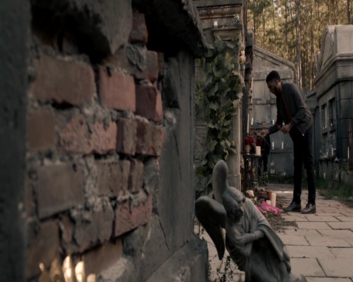 vampirediariesworld-dot-nl_TheOriginals5x13WhenTheSaintsGoMarchingIn-deletedscene00009.jpg