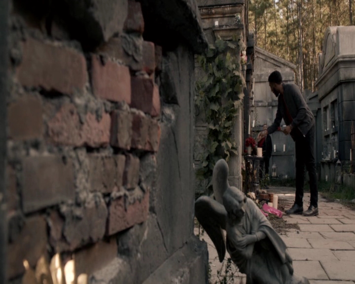 vampirediariesworld-dot-nl_TheOriginals5x13WhenTheSaintsGoMarchingIn-deletedscene00010.jpg