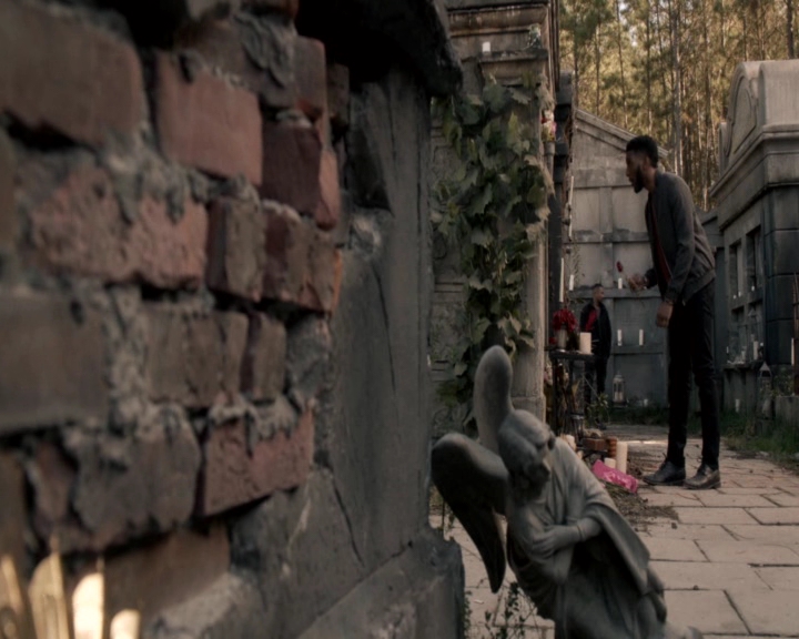 vampirediariesworld-dot-nl_TheOriginals5x13WhenTheSaintsGoMarchingIn-deletedscene00012.jpg