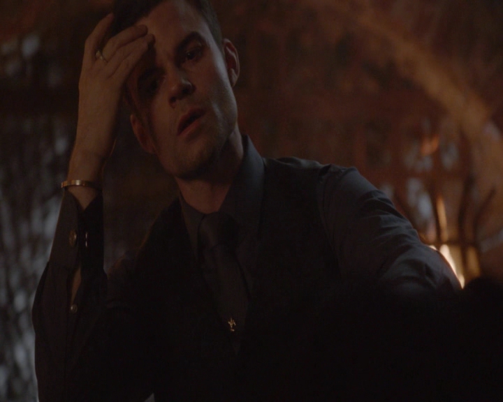 vampirediariesworld-dot-nl_TheOriginals5x13WhenTheSaintsGoMarchingIn-deletedscene00194.jpg