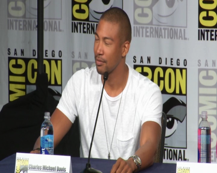 vampirediariesworld-dot-nl_TheOriginals-2017Comic-ConPanel00367.jpg