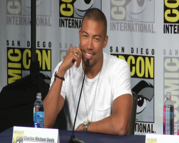 vampirediariesworld-dot-nl_TheOriginals-2017Comic-ConPanel00378.jpg