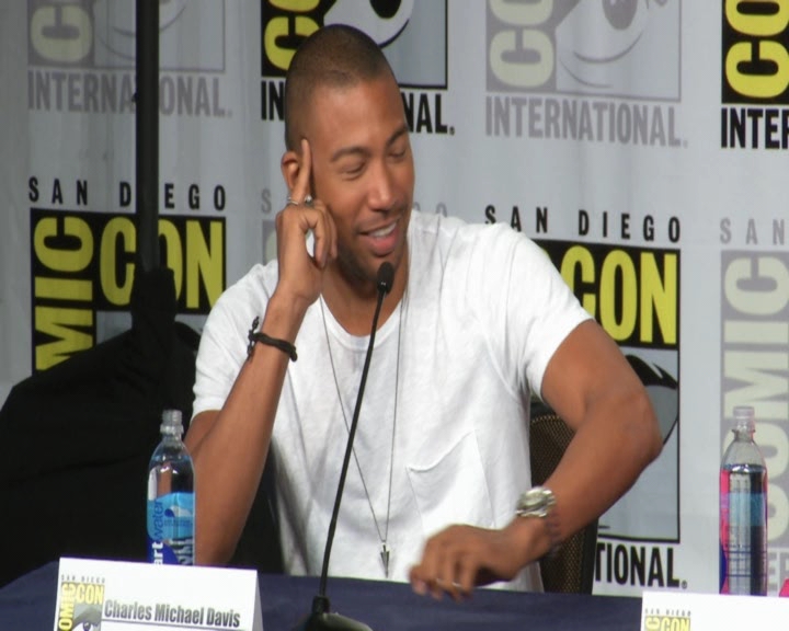 vampirediariesworld-dot-nl_TheOriginals-2017Comic-ConPanel00387.jpg