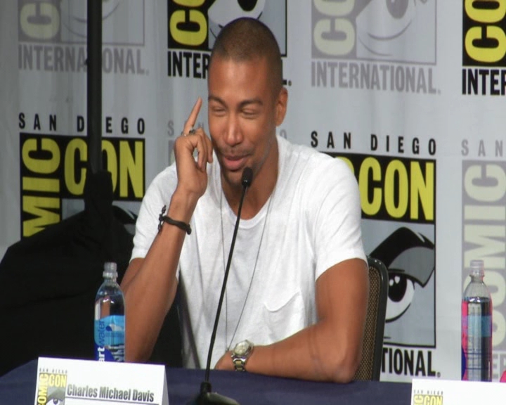 vampirediariesworld-dot-nl_TheOriginals-2017Comic-ConPanel00392.jpg