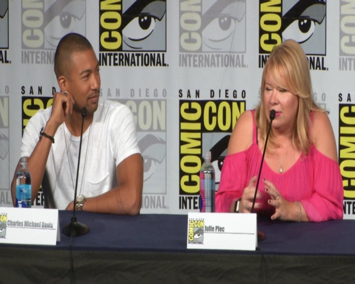 vampirediariesworld-dot-nl_TheOriginals-2017Comic-ConPanel00408.jpg