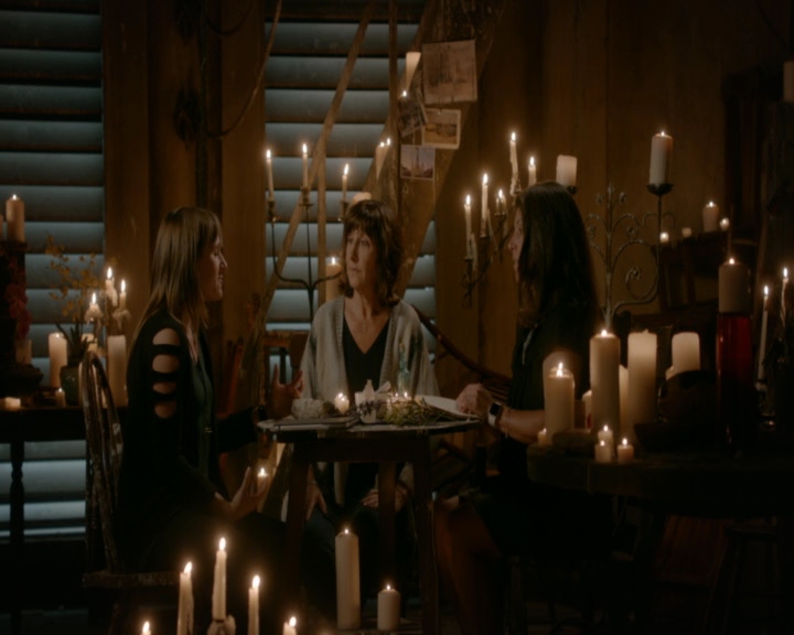 vampirediariesworld-dot-nl_TheOriginalsS5ComeVisitGeorgia00157.jpg