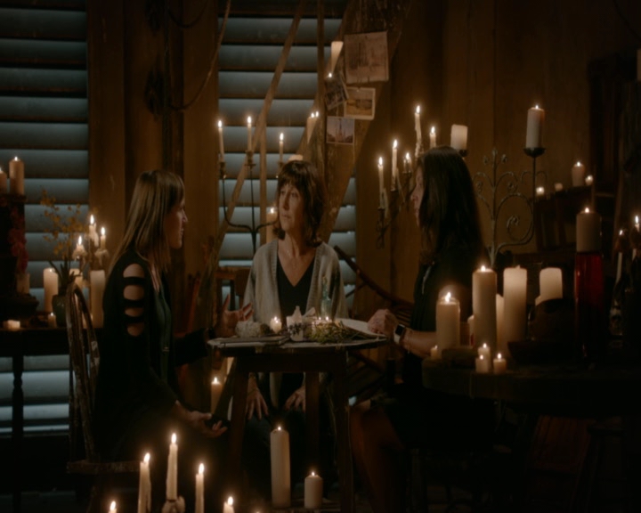 vampirediariesworld-dot-nl_TheOriginalsS5ComeVisitGeorgia00158.jpg