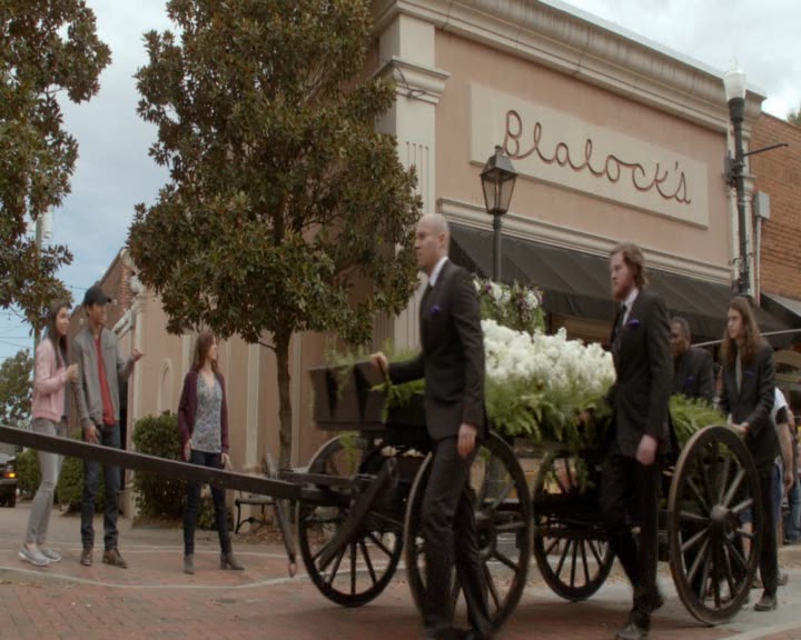 vampirediariesworld-dot-nl_TheOriginalsS5ComeVisitGeorgia00233.jpg