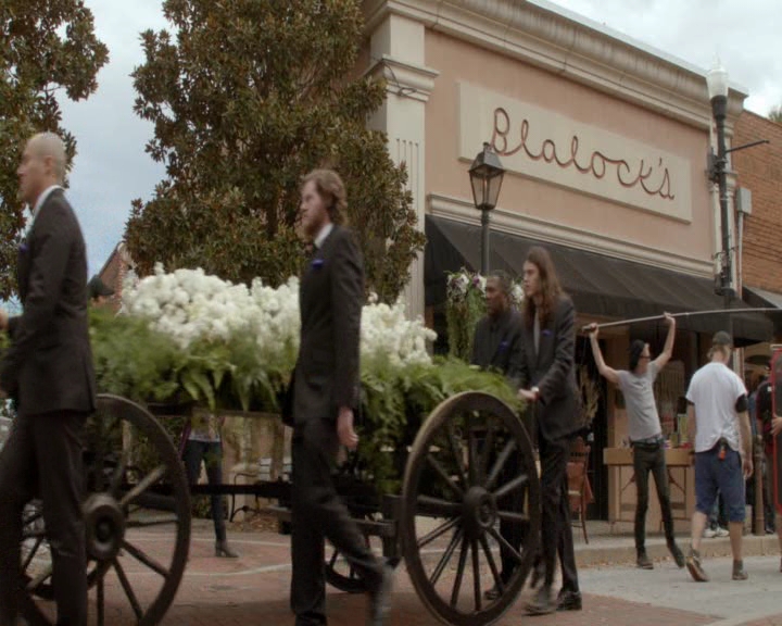 vampirediariesworld-dot-nl_TheOriginalsS5ComeVisitGeorgia00235.jpg