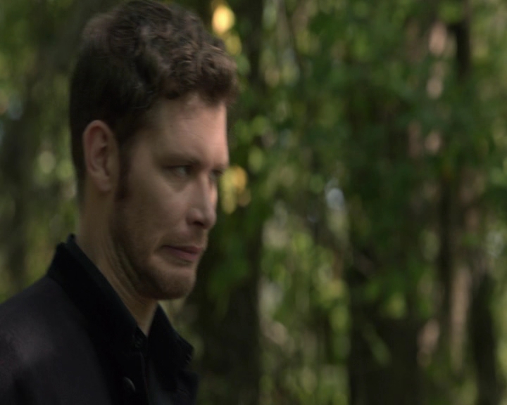 vampirediariesworld-dot-nl_TheOriginalsS5Bloopers00104.jpg