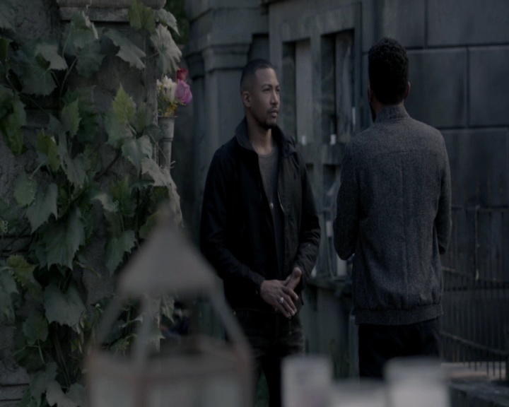 vampirediariesworld-dot-nl_TheOriginalsS5Bloopers00126.jpg