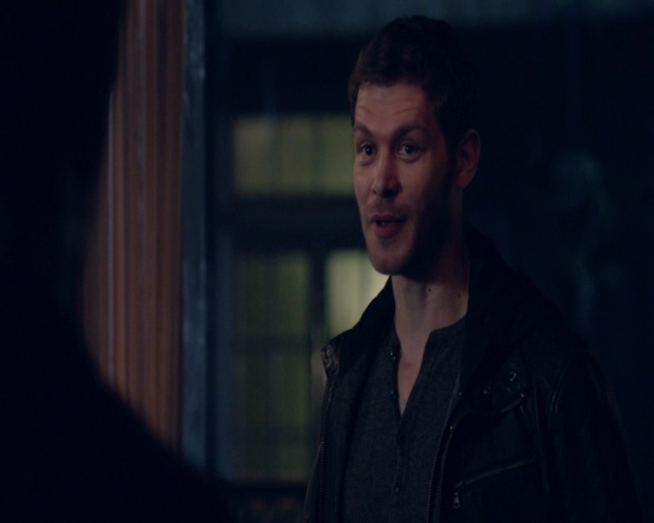 vampirediariesworld-dot-nl_TheOriginalsS5Bloopers00282.jpg