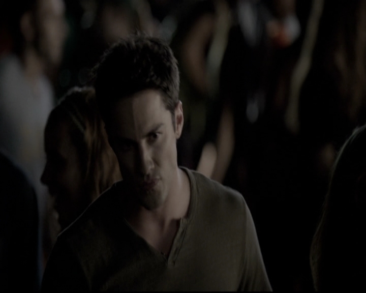 VampireDiariesWorld-dot-nl_6x01IllRemember1612.jpg