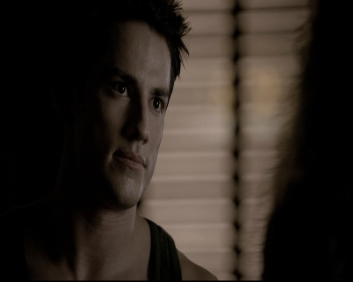 VampireDiariesWorld-dot-nl_6x01IllRemember1920.jpg