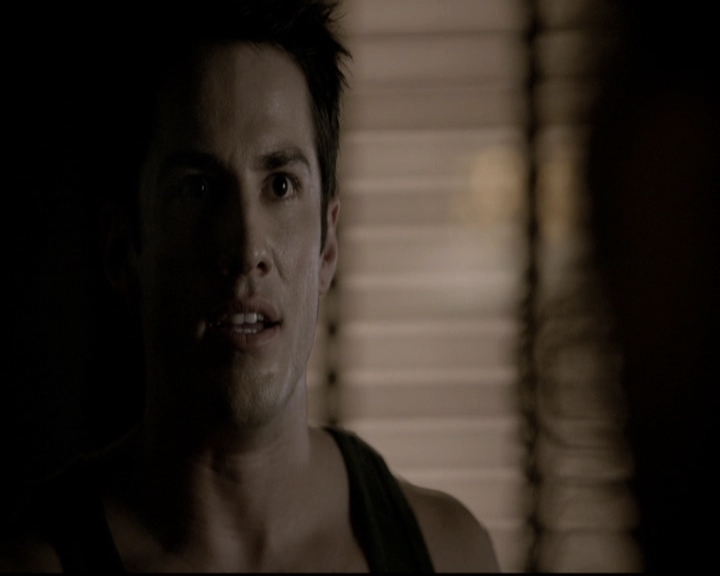 VampireDiariesWorld-dot-nl_6x01IllRemember1941.jpg