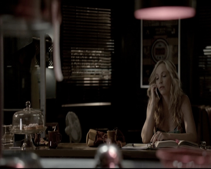 VampireDiariesWorld-dot-nl_6x01IllRemember2037.jpg